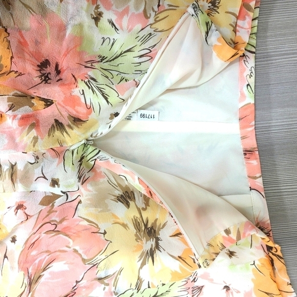 Ann Taylor LOFT Womans Silk Tiered Flowy Floral Ruffle Skirt Size 10 - Picture 6 of 7